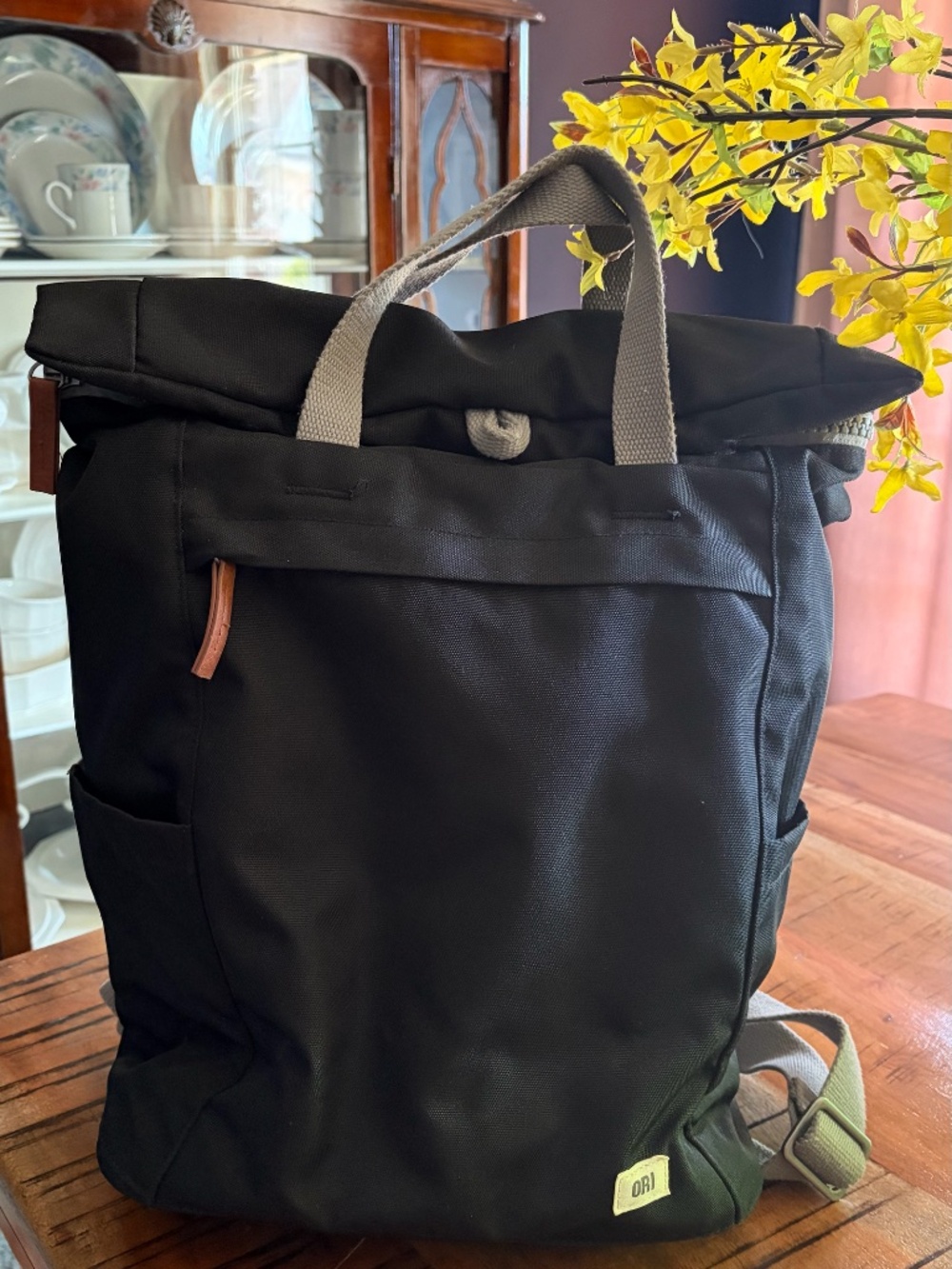 ORI LONDON Rolltop Backpack - Large Travel Backpack with Lots of Pockets for Men